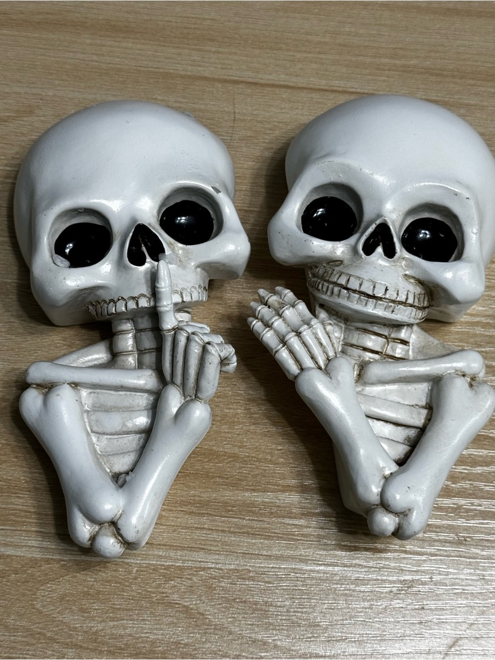 White Skeleton Corner Decor Set of 2 Halloween Skulls